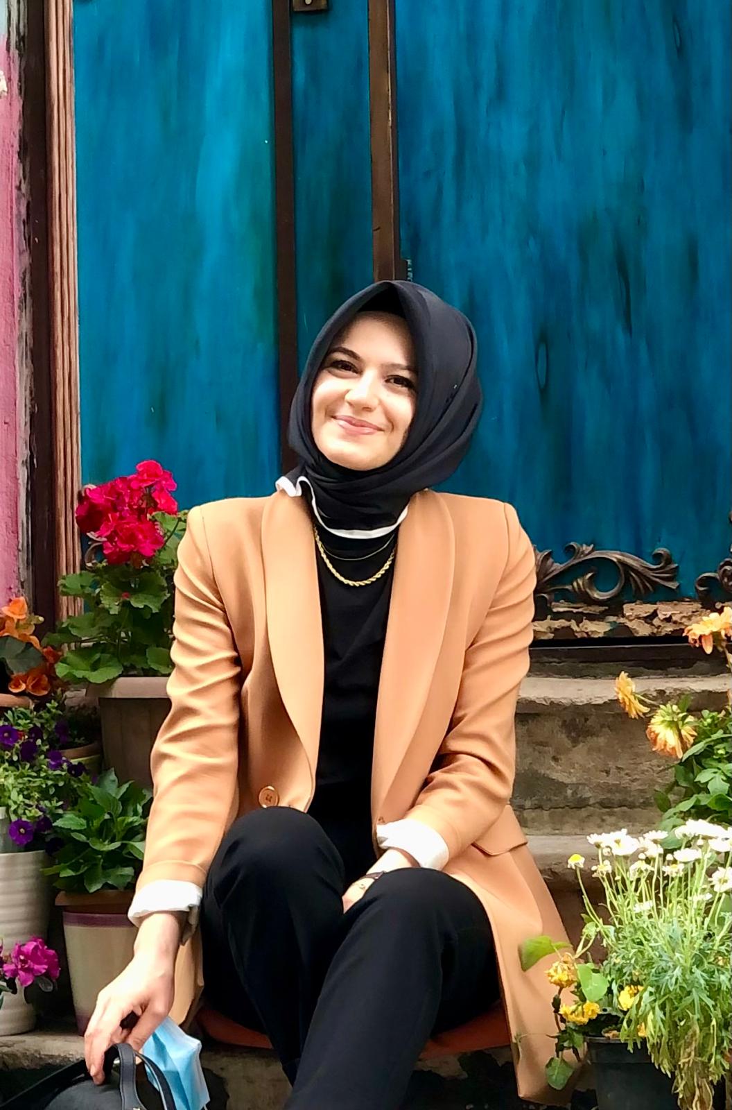 Büşra Zozik portresi